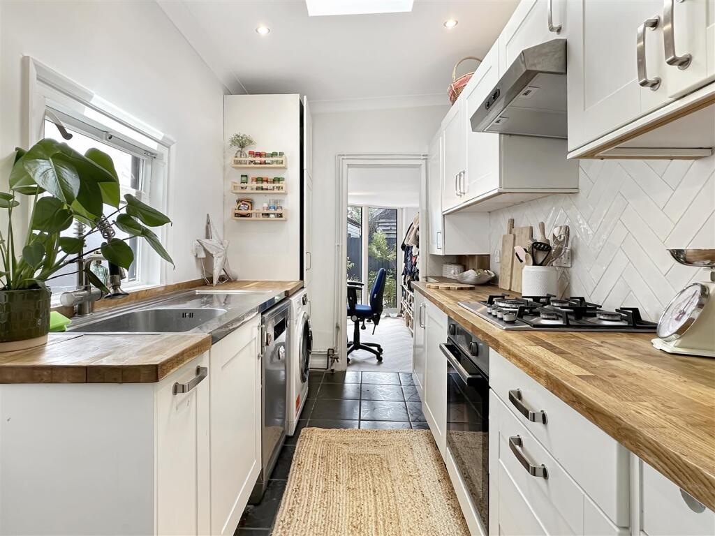 Kitchen (2)