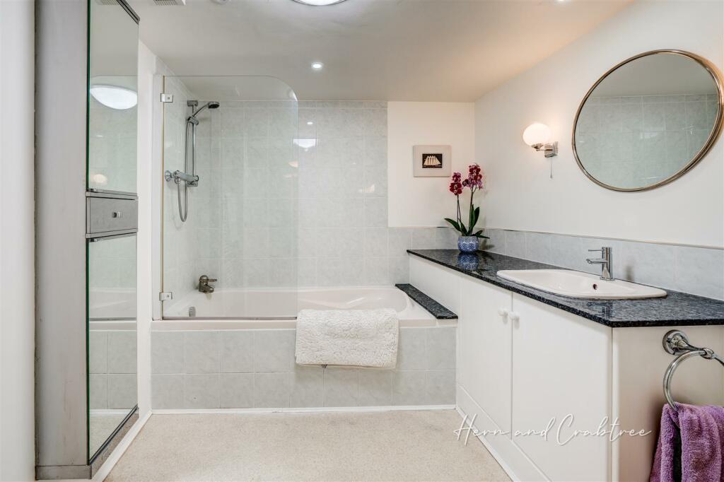 Wellfield Court, Marshfield, HernCrabtree (39).jpg