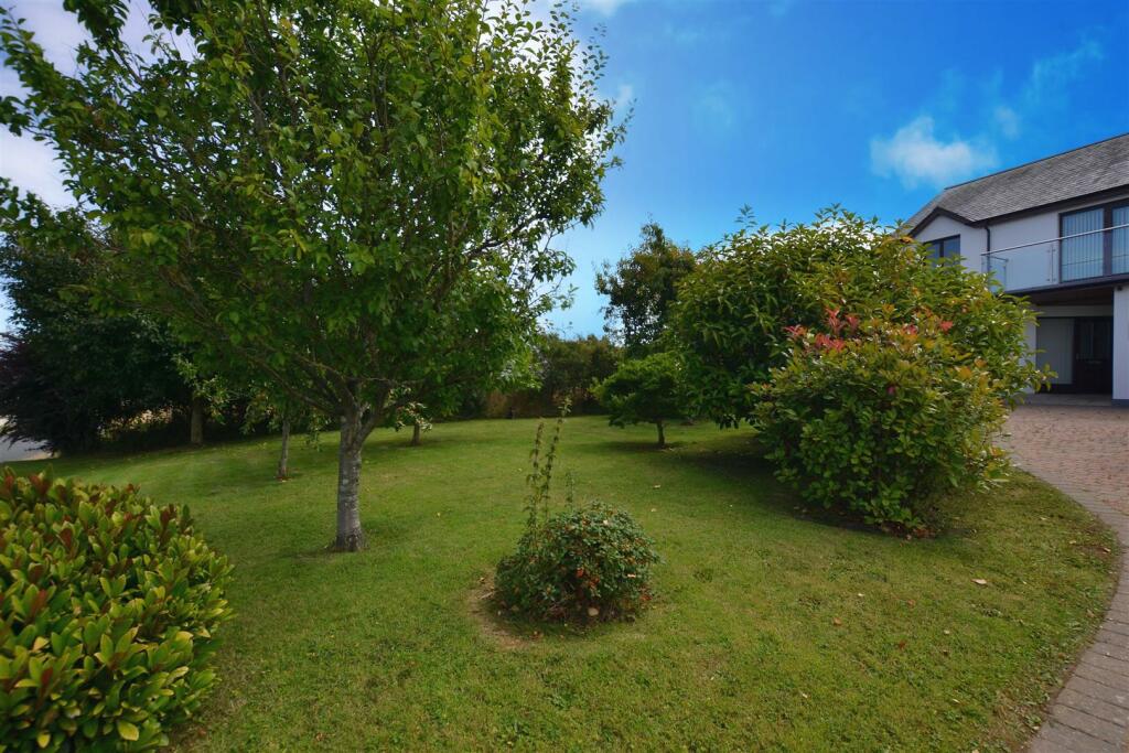 front garden.jpeg