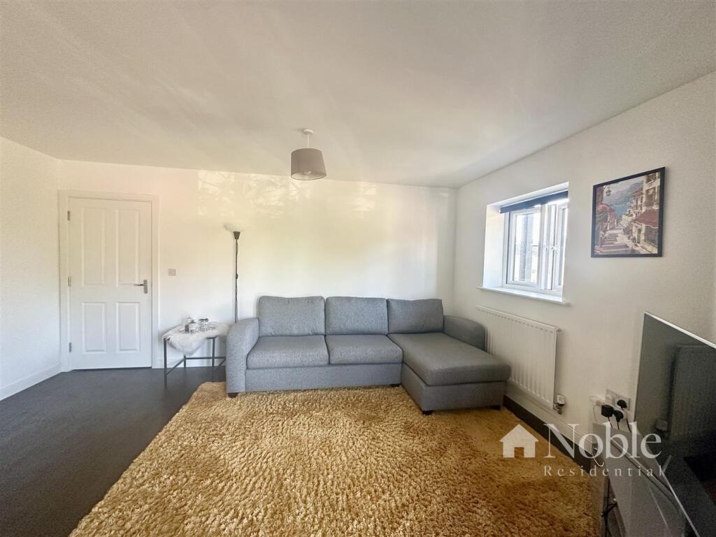 Open Plan Living/Kitchen/Dining Area