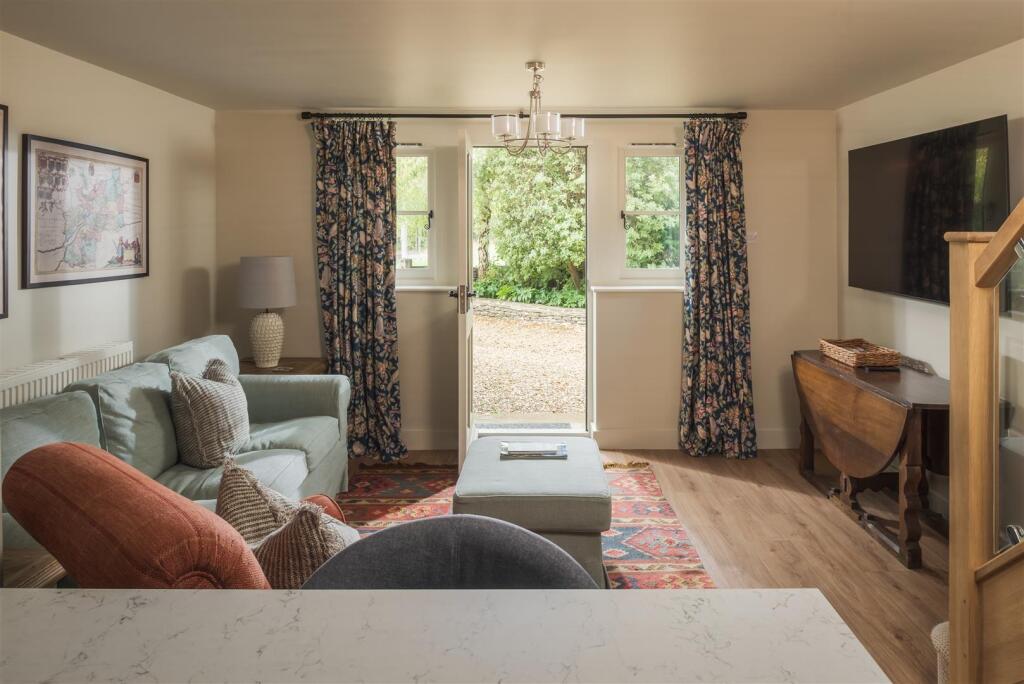 HiRes_PostBoxCottage-7 (1).jpg