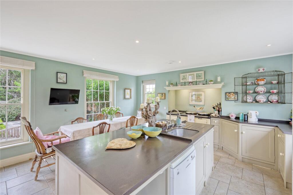 Kitchen/Breakfast Rm