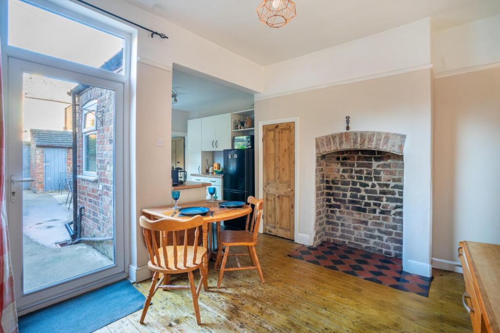 70 Gladstone street-4.jpg