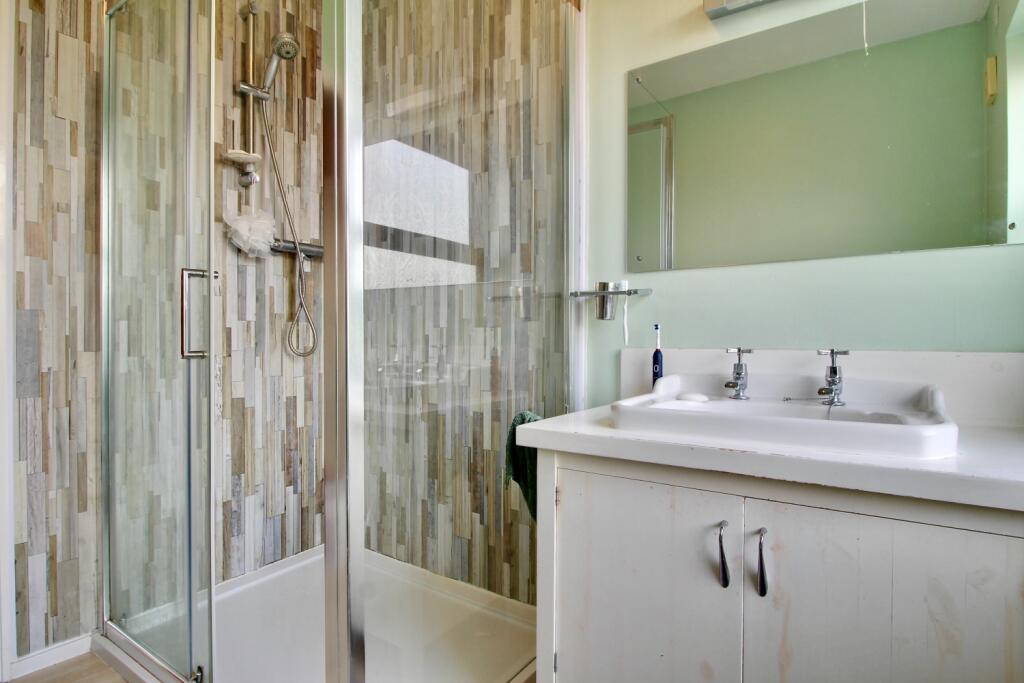 Ensuite - reverse view
