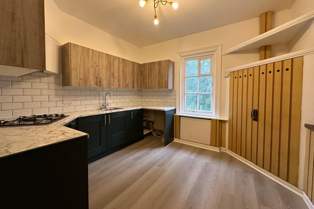 6 Birdhurst Gardens, South Croydon, Surrey, CR2 7DT