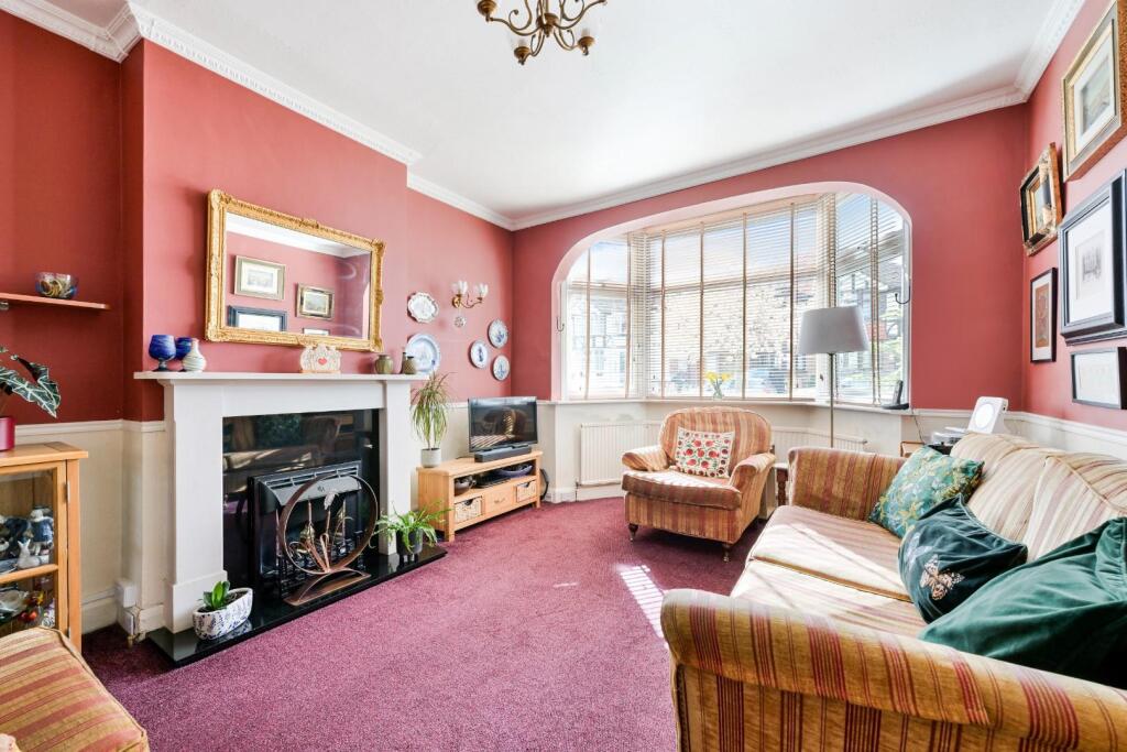 STONELEIGH AVENUE (18).jpg