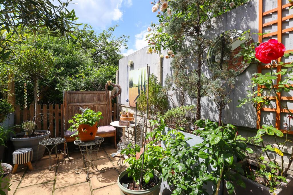 Garden (2).jpg