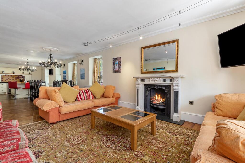 Bell Tree House Tenby  -6.jpg