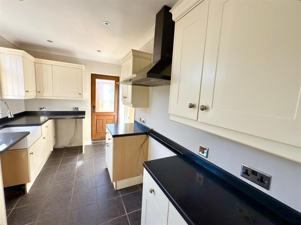 KITCHEN AREA.jpg
