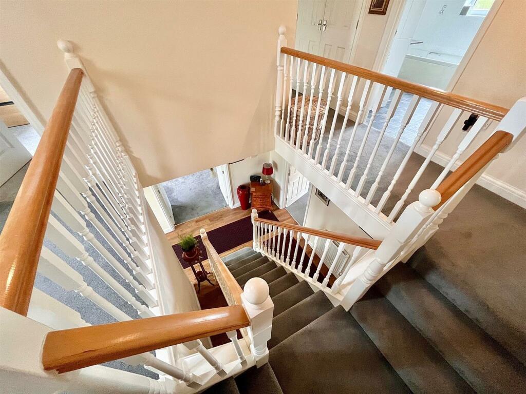 First Floor Galleried Landing