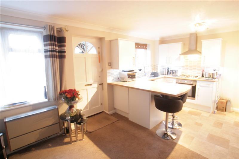 lounge &amp; kit.jpg