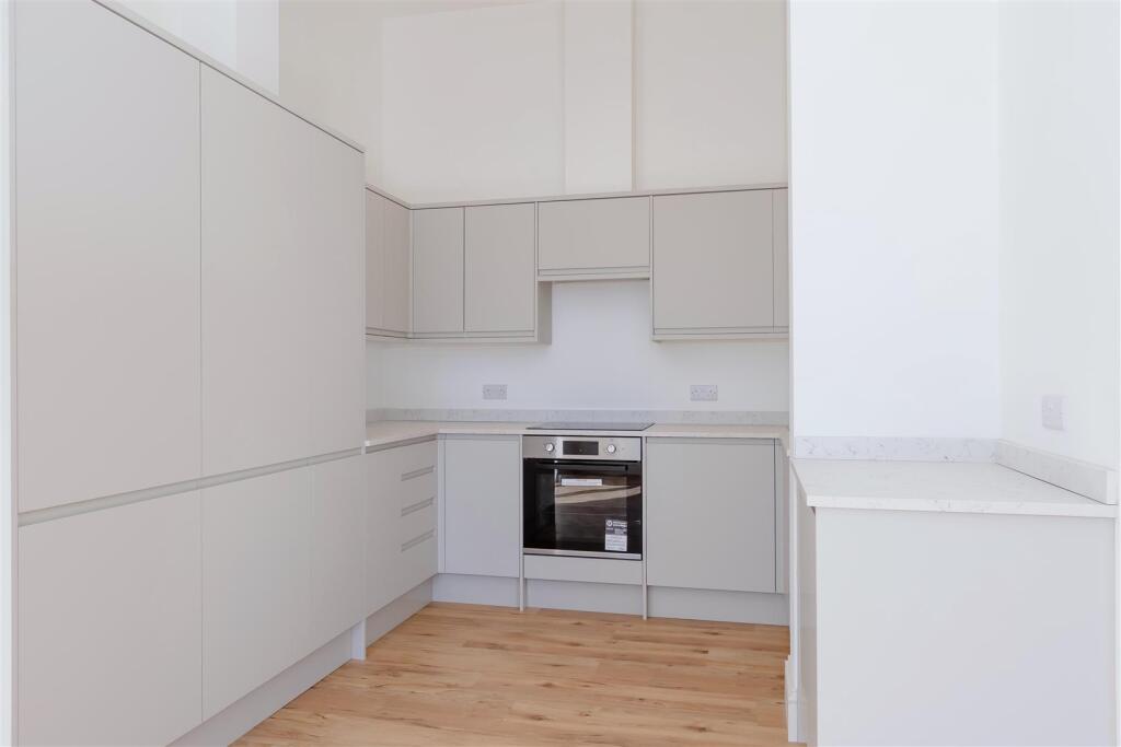 Northcourt Flat 1_3.jpg
