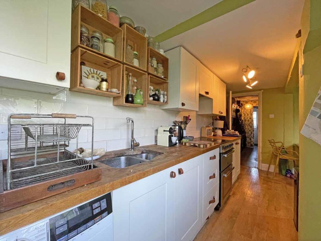 Mount Pleasant Terrace 3 Kitchen...jpg