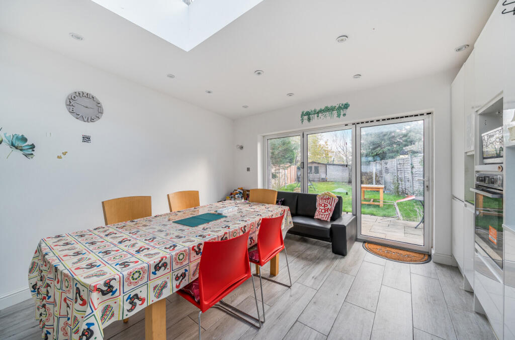 1384920-26-6925d4...