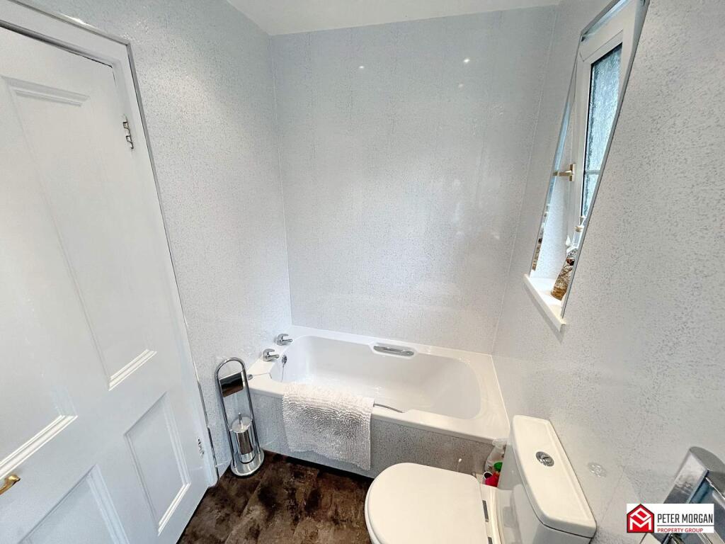 Family Bath &amp; Shower Room