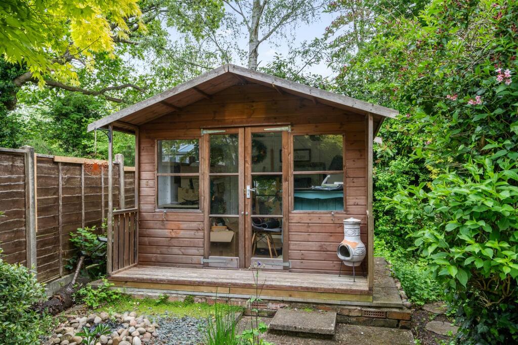 33 Aqueduct Road_21.jpg