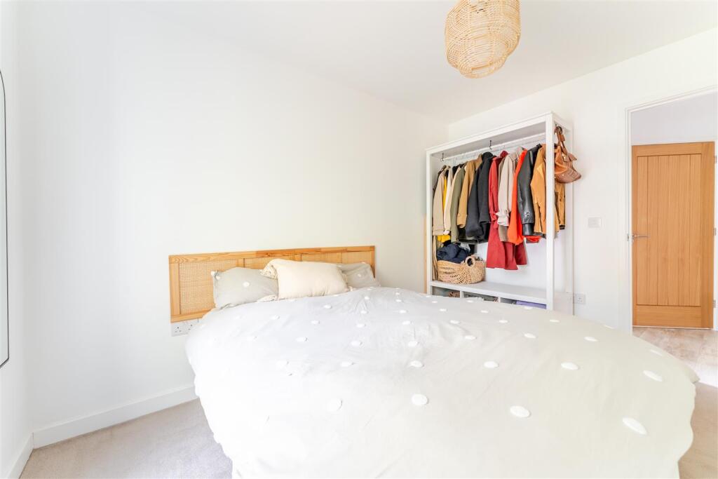 12 Strawberry drive Yatton_-19.jpg