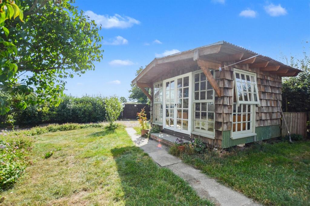 Cottage 3 Exterior_2.jpeg