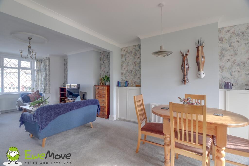 Longe Diner - Ben Brind EweMove Estate Agents