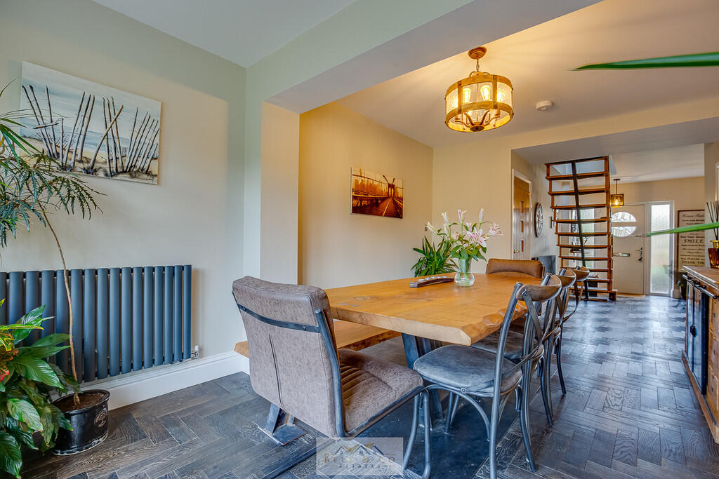 Dining room 1.5