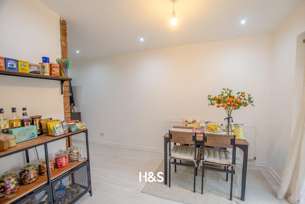 85 Scott Road - dining area 1.jpg