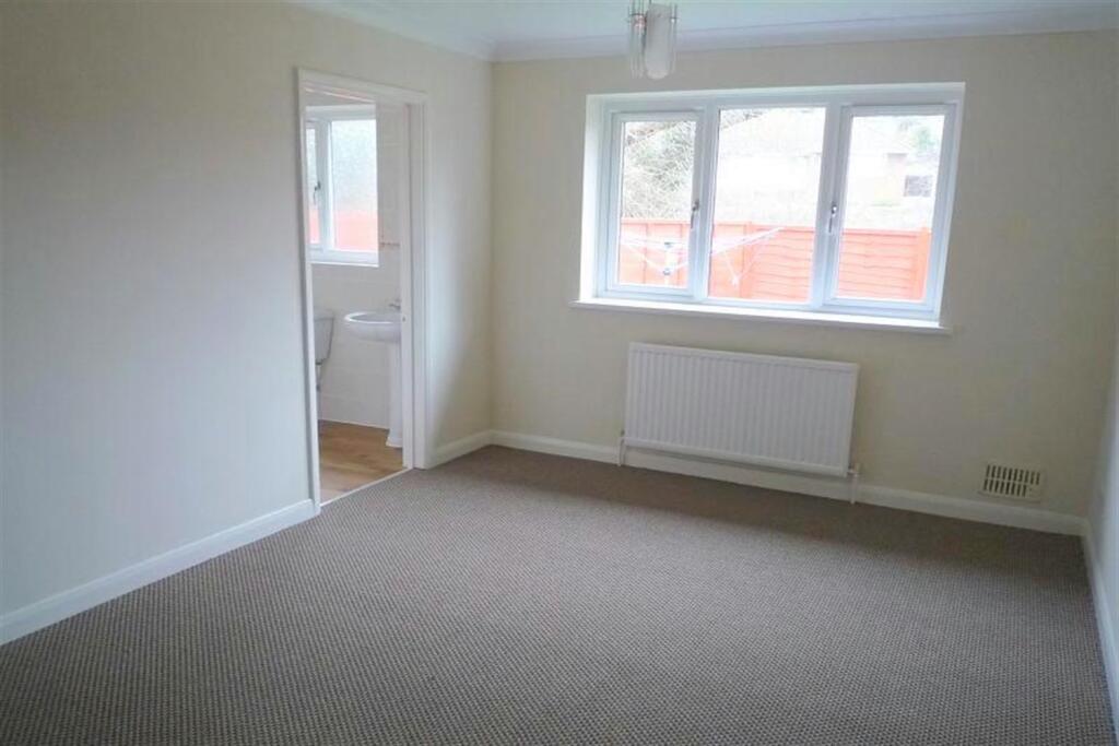 Master bed with ensu