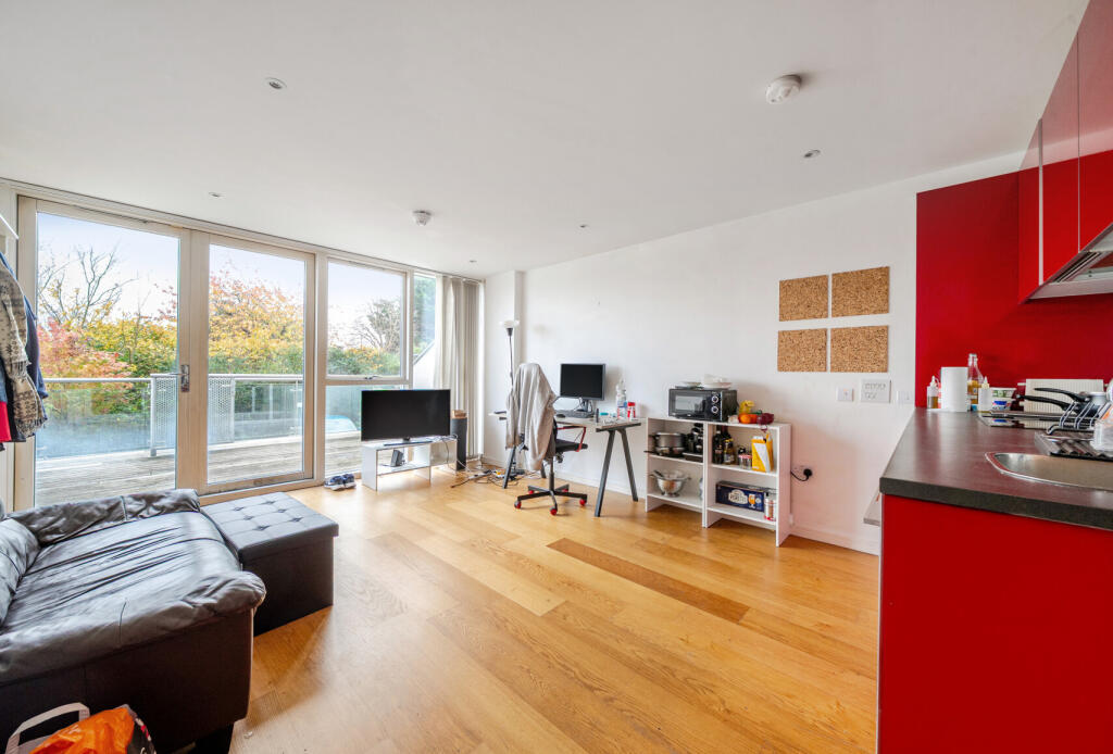 1376443-12-690cae...