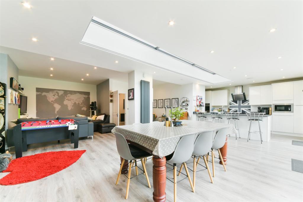 Open Plan Kitchen/Dining/Family Room