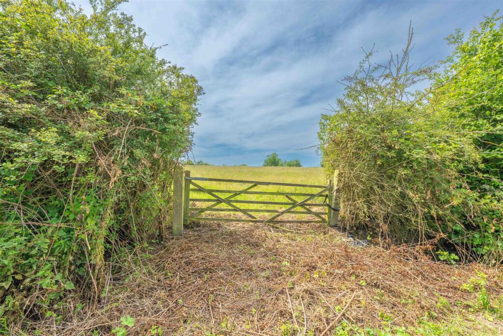 Access off Back Lane (LOT B)
