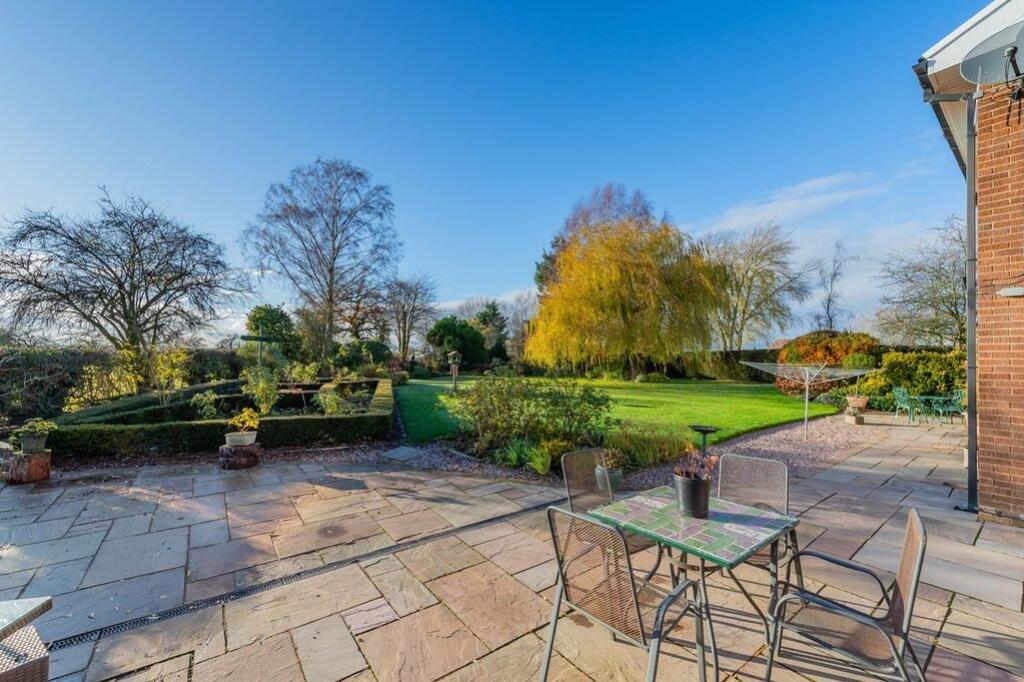 Garden EmilyDimelowEwemoveWhitchurchandNantwich