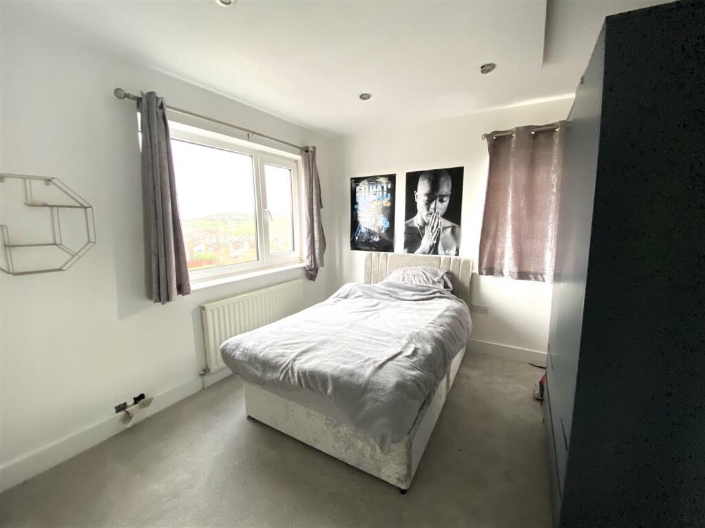 bed 2.JPG