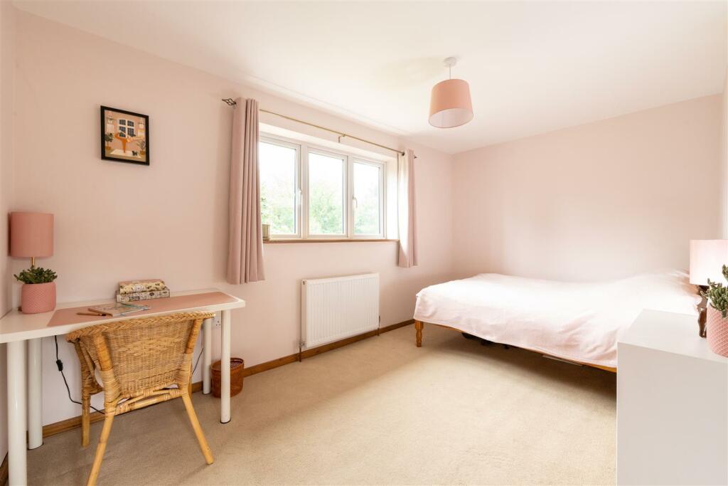 13 Cranbourne Avenue, Hitchin-20.jpg