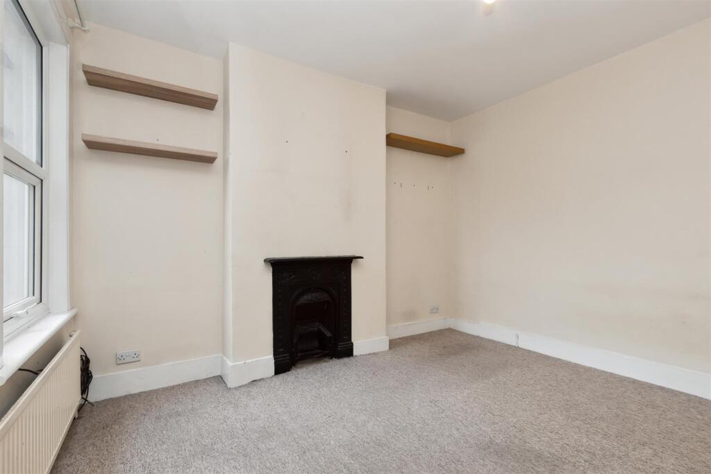 47 Gilbey Road SW17 0QQ bedroom 1.jpg