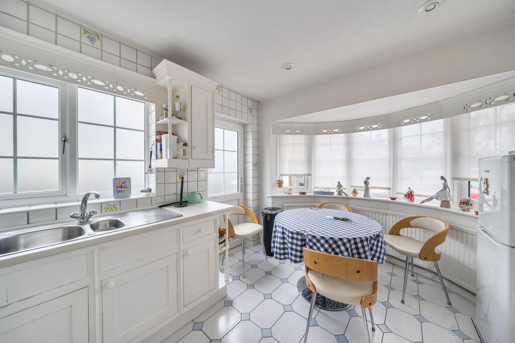 1375898-2-6911fb2...