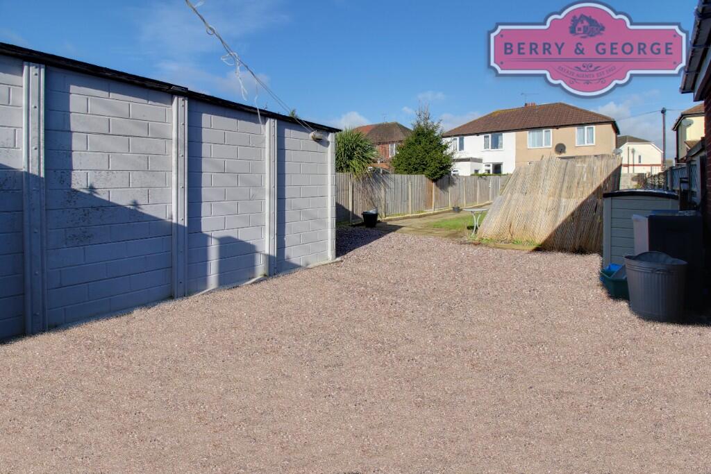GARAGE &amp; PARKING