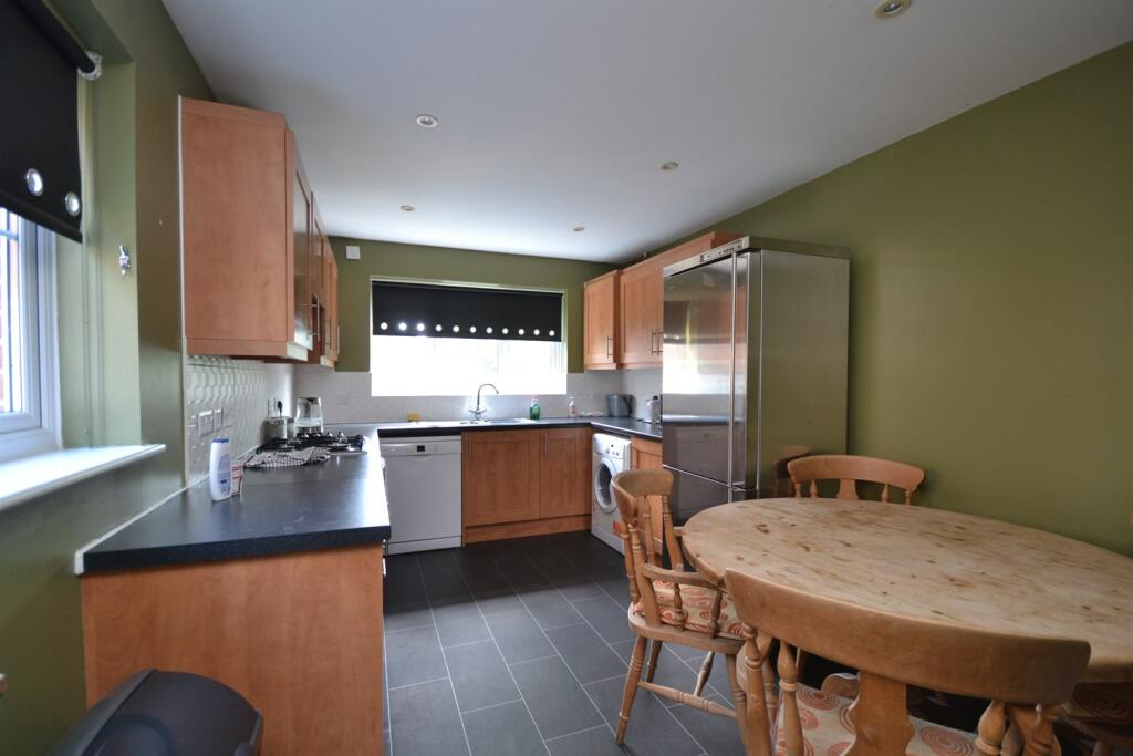 Kitchen/Breakfast Ro