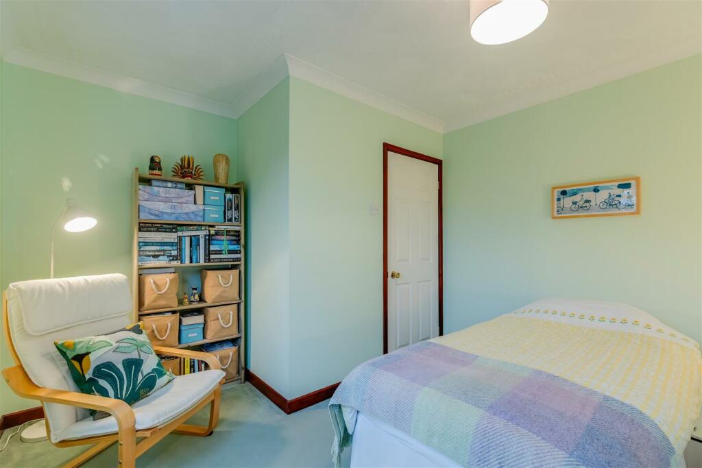Bed3.jpg