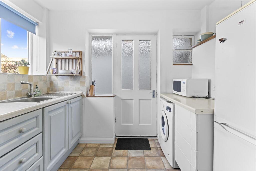 kitchen #3.jpg