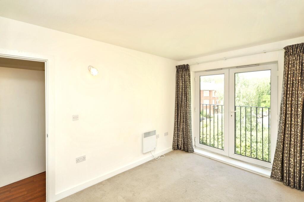 11 Celandine Grove, Southgate, London, N14 4BP