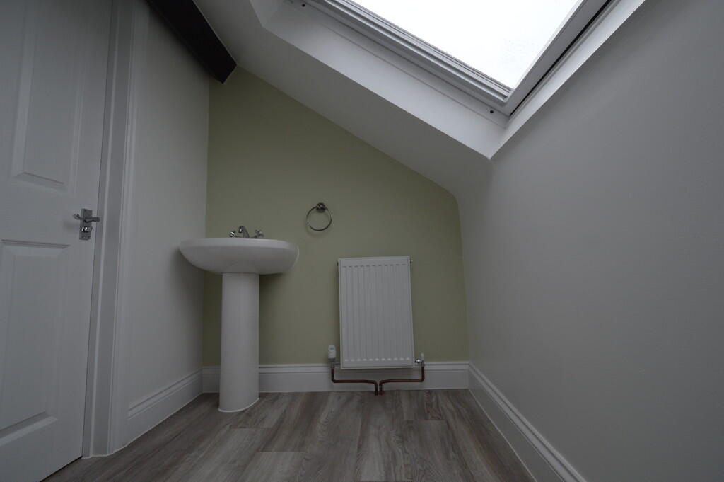 Top Floor Cloakro...