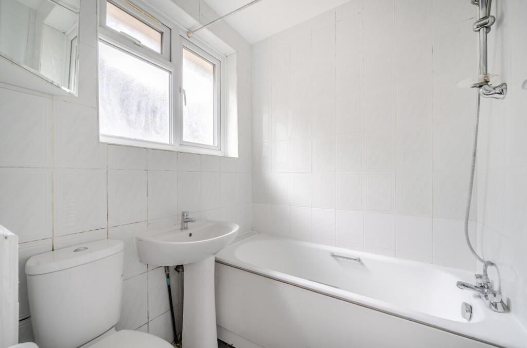 Davidson Frost-Wellings, DFW, Lowther Road, Bathro