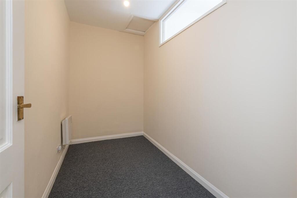 12 - 21 Saville Road HX5 0LA.jpg