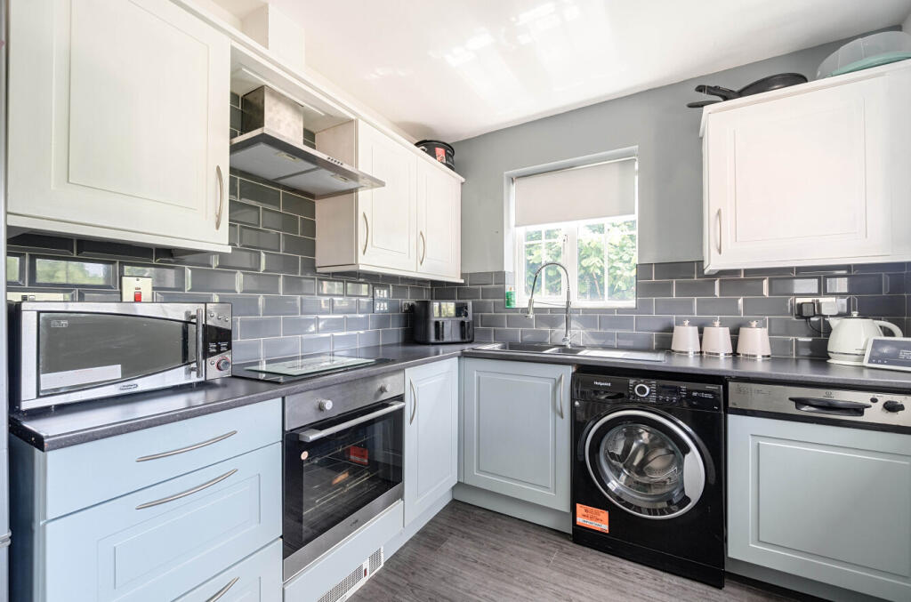 1300705-16-683d82...