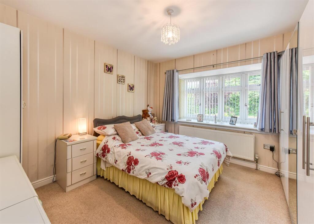135 Yew Tree Lane-bed1.jpg