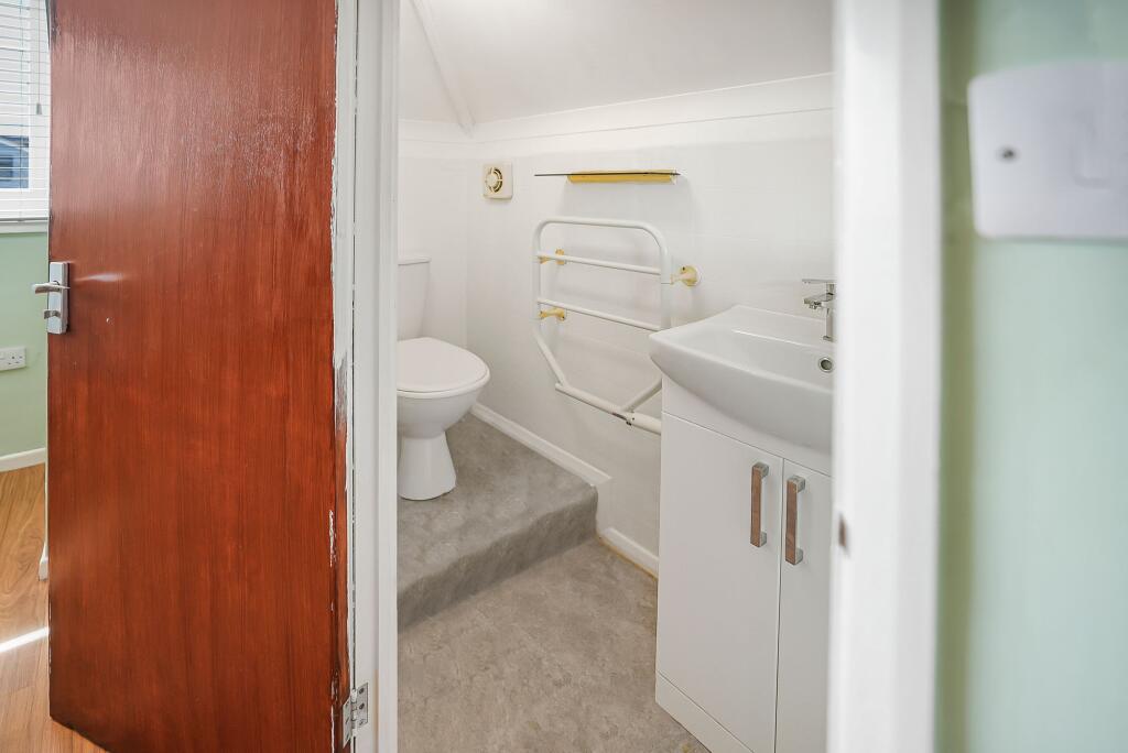 1st Floor Bedroom + WC