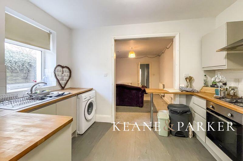 Kitchen &amp; Lounge