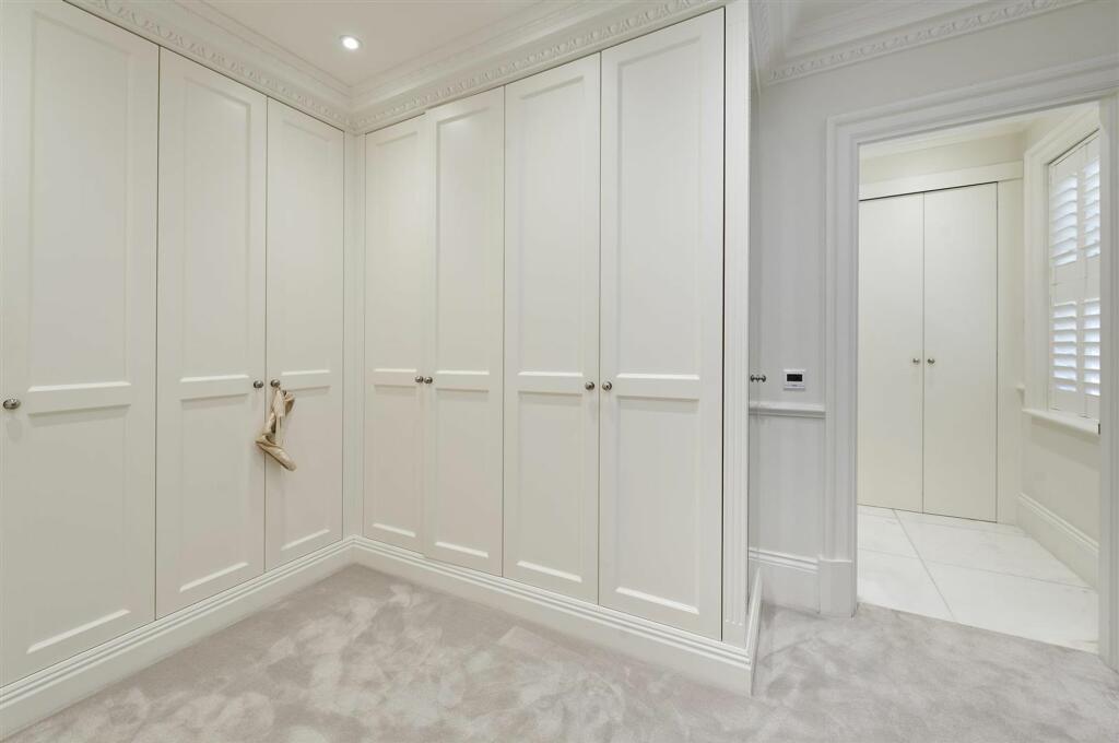 1b eaton sq-7058.jpg