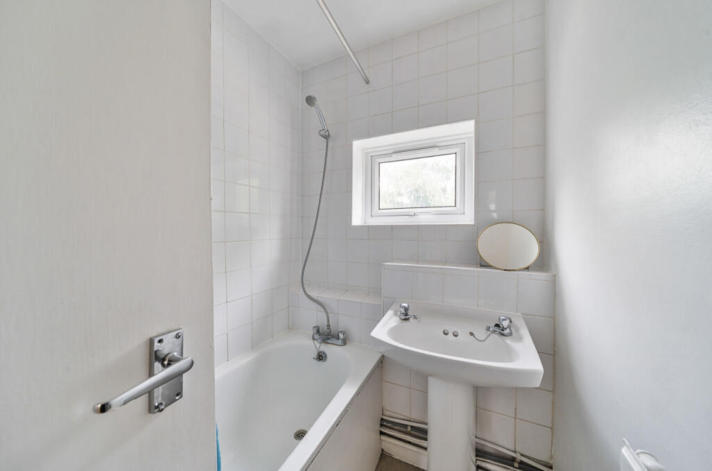 1330495-13-6880e7...