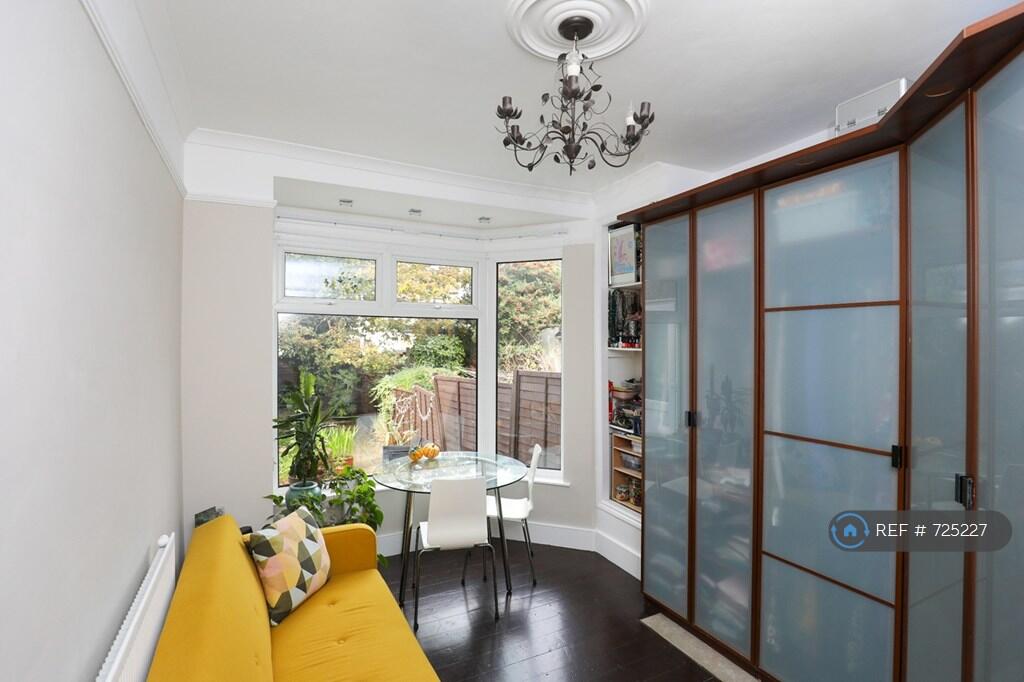 High Ceilings, Large Windows, Garden View