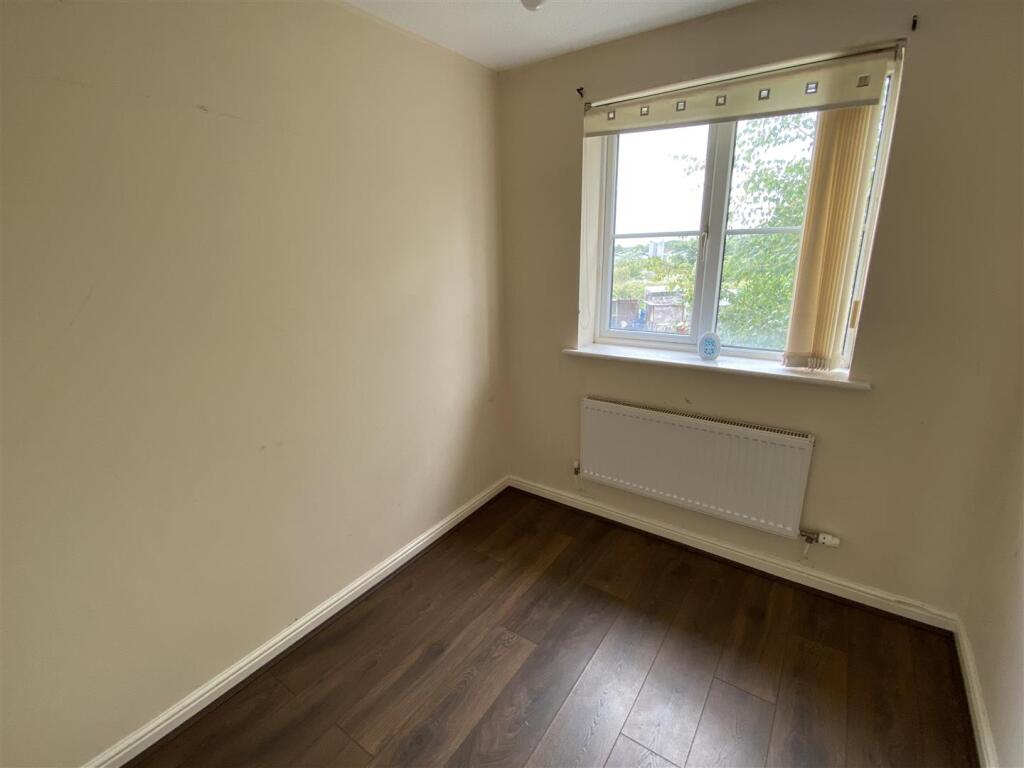 Bedroom no.3 rear: